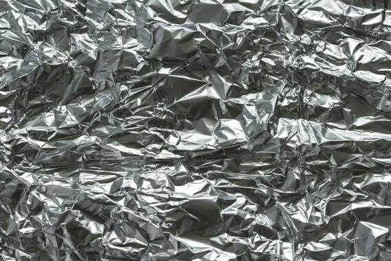can you put aluminum foil in air fryer?