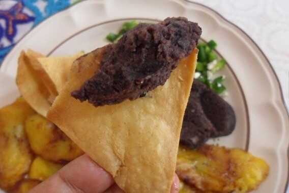 mexican refried black beans