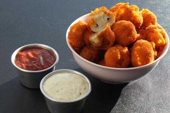 farm-rich-frozen-breaded-mushrooms-in-air-fryer